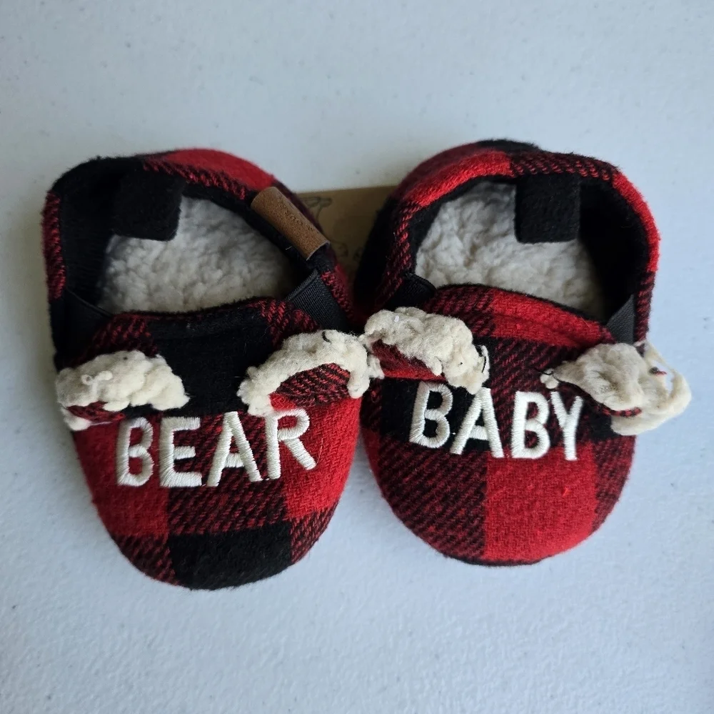 🩷🩷Plaid Baby Bear Shoes - Red and Black.